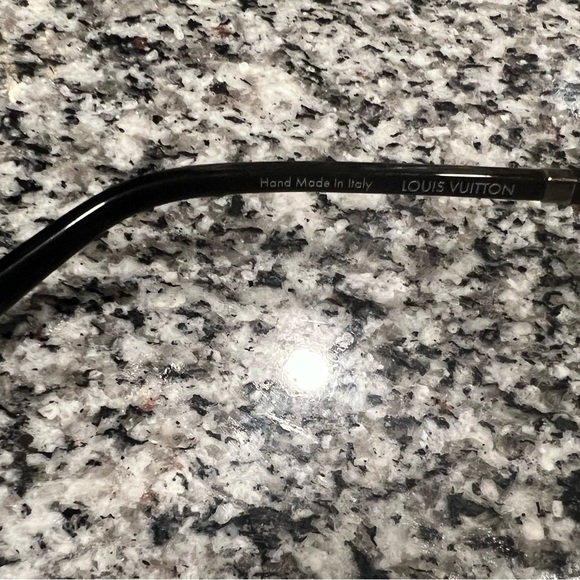Authentic Louis Vuitton Conviction Sunglasses - Picture 6 of 12